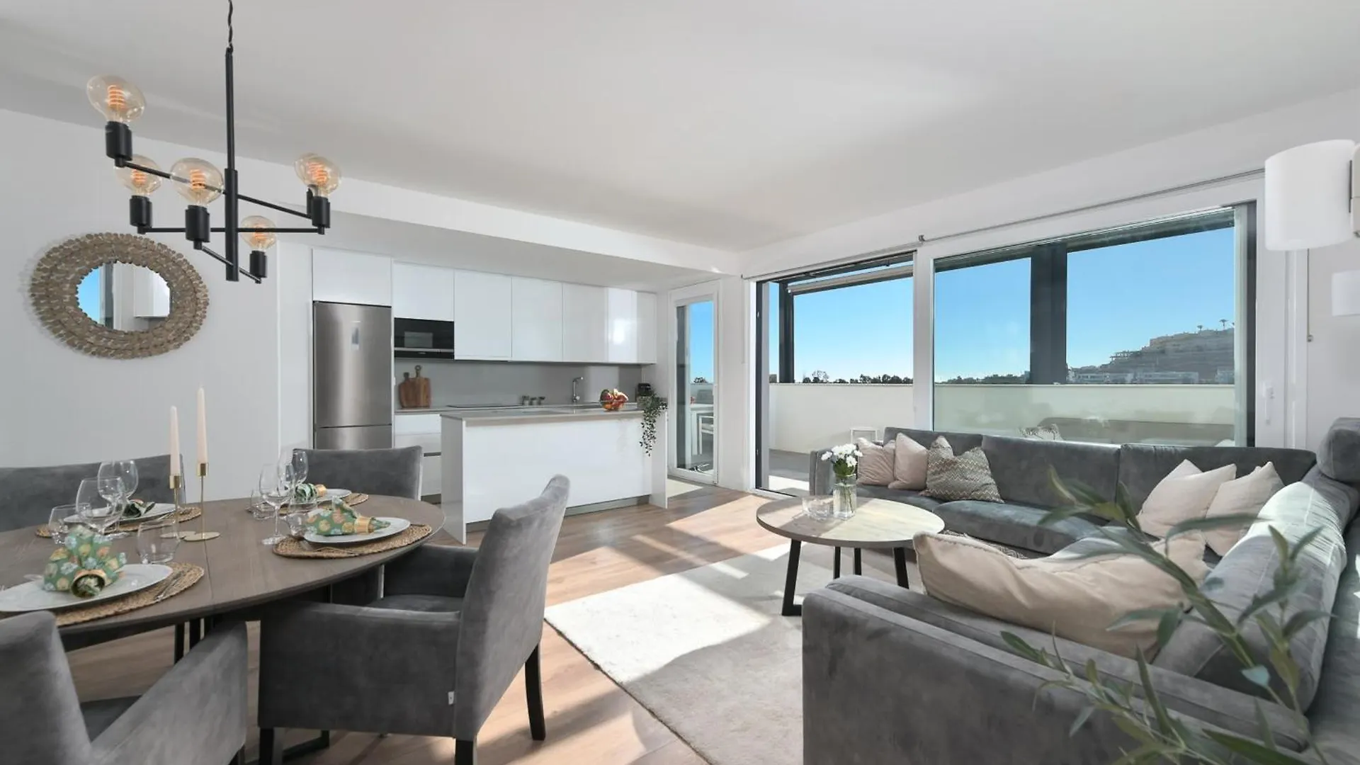 Amazing 3 Bedroom Penthouse With Private Pool In Cala Serena - La Cala Malaga